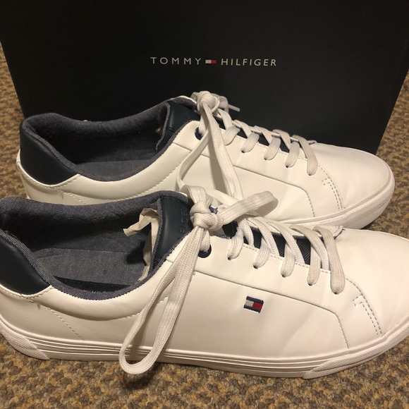 NEVER WORN Tommy Hilfiger Multi LL Sneaker- US 9.5 - Picture 2 of 6